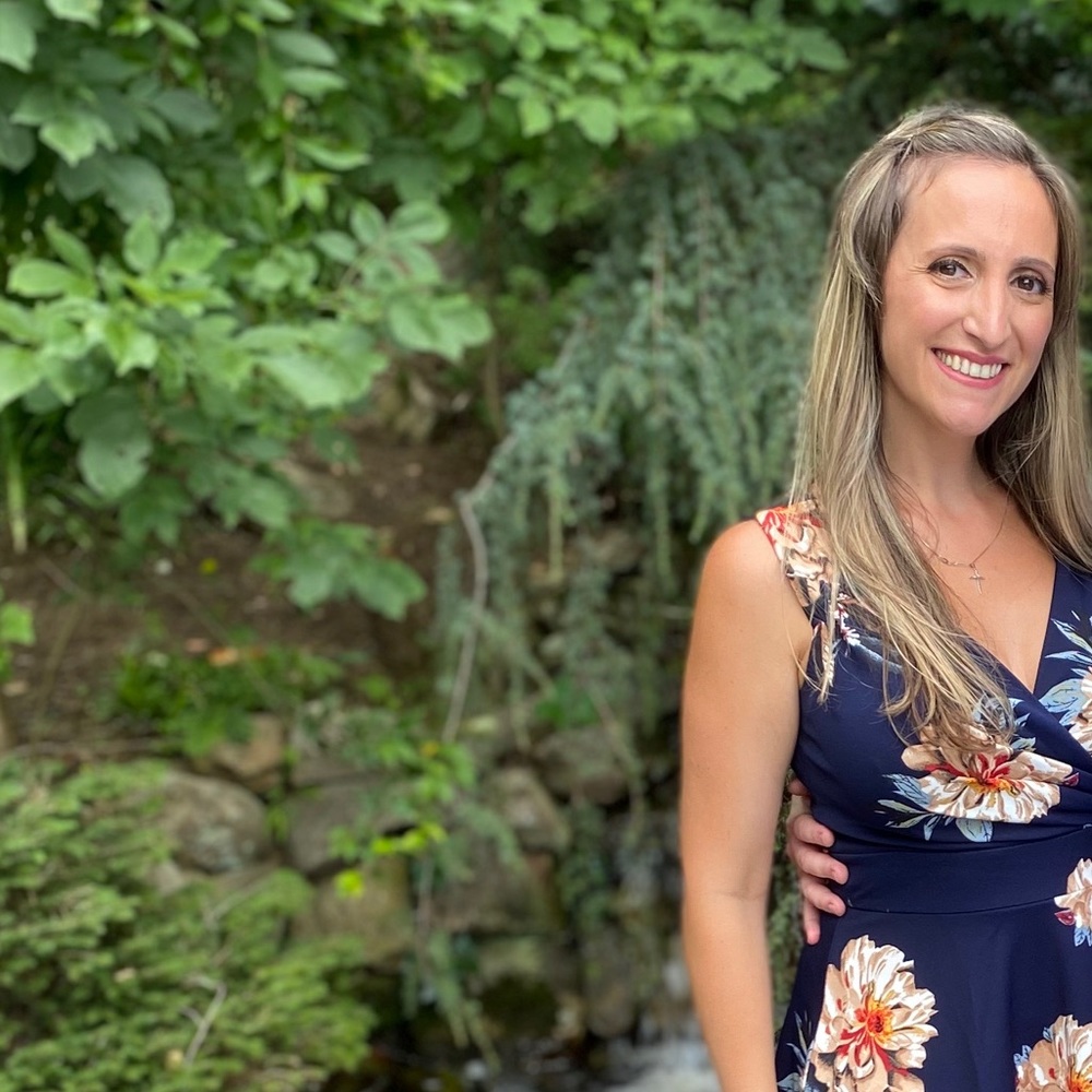 Meet your Posher, Alicia